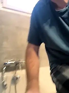 Snapshot of bogland33 chatting on November 15, 2025, 1:04 pm bogland33 online show from November 15, 2025, 1:04 pm