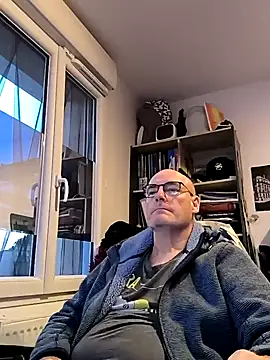 bogland33 online show from March 13, 2025, 6:01 pm
