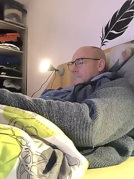 Snapshot of bogland33 chatting on November 14, 2025, 7:50 pm bogland33 online show from November 14, 2025, 7:50 pm