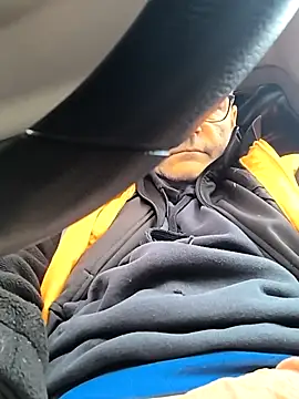 Snapshot of bogland33 chatting on November 19, 2025, 11:43 am bogland33 online show from November 19, 2025, 11:43 am