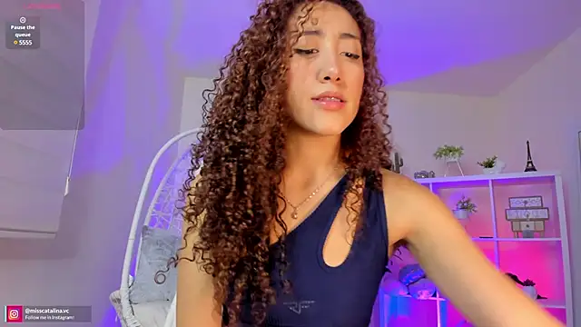 miss catalinaa online show from March 20, 2025, 12:43 pm