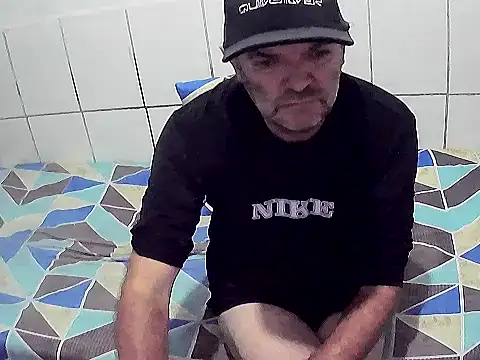 Snapshot of pierdona chatting on October 14, 2025, 7:36 pm pierdona online show from October 14, 2025, 7:36 pm