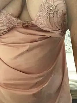 Snapshot of ahross chatting on November 7, 2025, 11:15 am ahross online show from November 7, 2025, 11:15 am