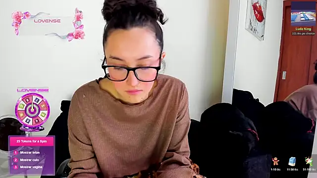 Snapshot of its__angelica_ chatting on November 28, 2025, 7:58 pm its angelica online show from November 28, 2025, 7:58 pm