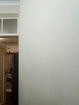 contagiousqueen online show from June 14, 2026, 4:46 am