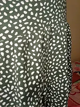 contagiousqueen online show from June 26, 2026, 2:56 pm