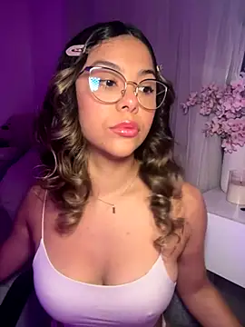 tuckersabrina online show from October 16, 2025, 11:40 am