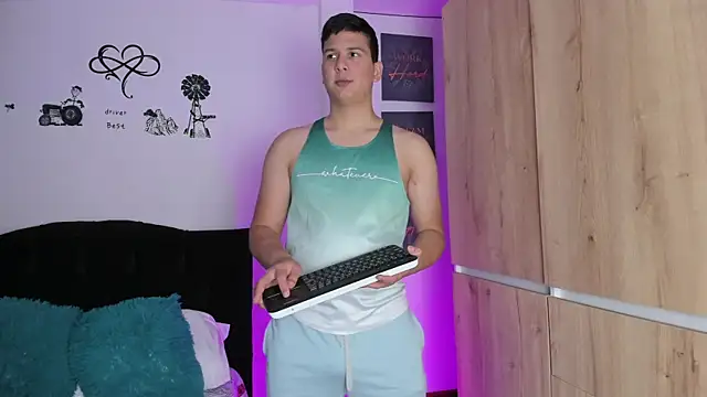 Snapshot of ANDREZALVAREZ chatting on December 3, 2024, 3:04 am ANDREZALVAREZ online show from December 3, 2024, 3:04 am