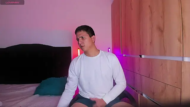 Snapshot of ANDREZALVAREZ chatting on November 1, 2025, 7:19 pm ANDREZALVAREZ online show from November 1, 2025, 7:19 pm