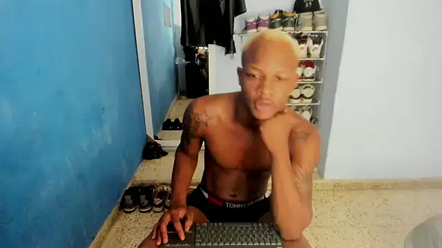 Snapshot of Alid_17 chatting on October 30, 2025, 7:55 pm Alid 17 online show from October 30, 2025, 7:55 pm