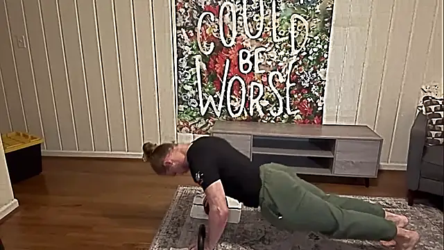 Snapshot of DaddydayDrinkzz chatting on December 1, 2025, 5:30 am DaddydayDrinkzz online show from December 1, 2025, 5:30 am