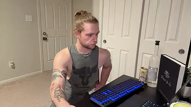 Snapshot of DaddydayDrinkzz chatting on March 15, 2025, 6:14 am DaddydayDrinkzz online show from March 15, 2025, 6:14 am