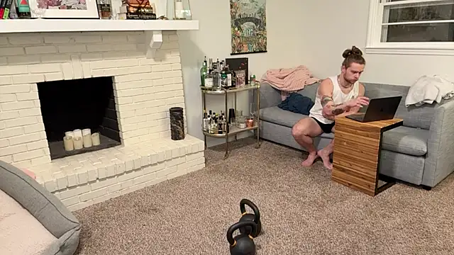 Snapshot of DaddydayDrinkzz chatting on January 13, 2025, 6:27 am DaddydayDrinkzz online show from January 13, 2025, 6:27 am