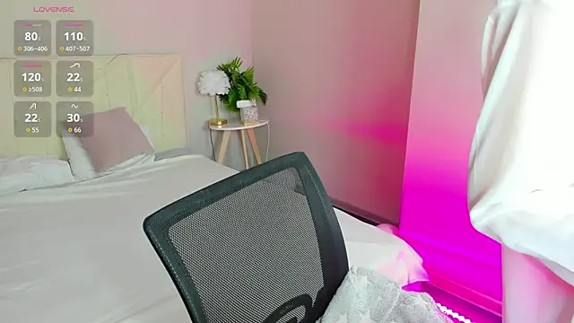 Esme Runn online show from September 12, 2025, 12:11 am