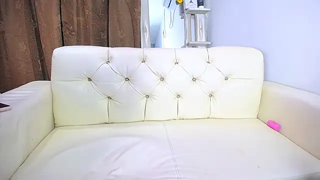 alaia 03 online show from March 17, 2025, 3:40 pm