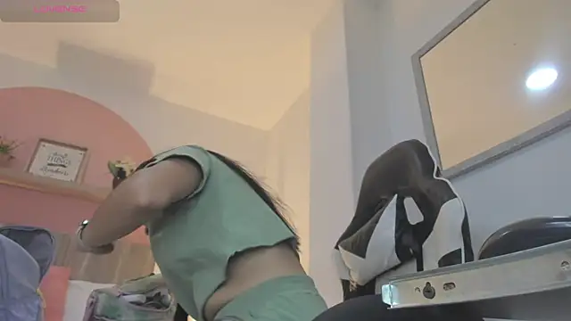 evelin leroy online show from March 11, 2026, 12:32 pm