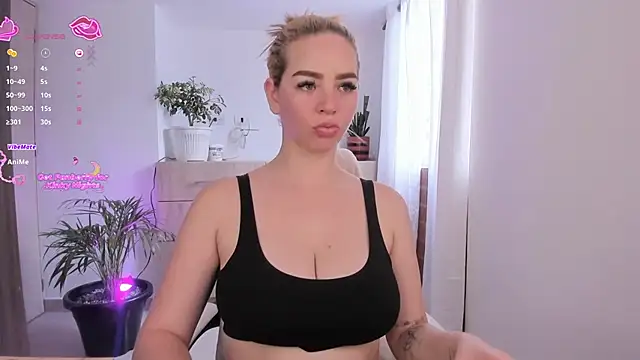 Snapshot of Niicoleta chatting on March 3, 2026, 9:00 pm Niicoleta online show from March 3, 2026, 9:00 pm