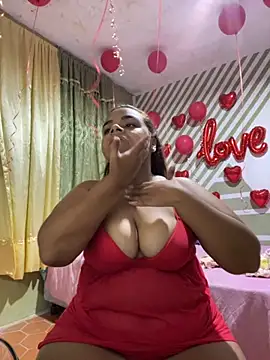 Snapshot of Evabigass chatting on October 22, 2025, 6:18 pm Evabigass online show from October 22, 2025, 6:18 pm