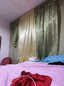 Snapshot of Evabigass chatting on October 25, 2025, 8:31 pm Evabigass online show from October 25, 2025, 8:31 pm