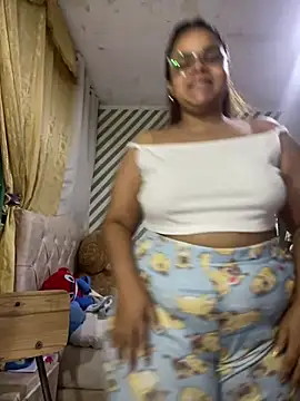 Snapshot of Evabigass chatting on August 6, 2026, 6:14 pm Evabigass online show from August 6, 2026, 6:14 pm