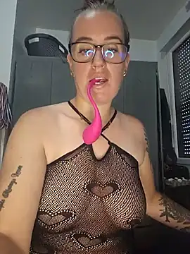 Snapshot of lindsay_33off chatting on July 17, 2026, 7:05 am lindsay 33off online show from July 17, 2026, 7:05 am