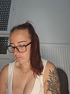 Snapshot of lindsay_33off chatting on June 20, 2026, 7:46 am lindsay 33off online show from June 20, 2026, 7:46 am