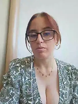 lindsay 33off online show from June 17, 2026, 11:31 am