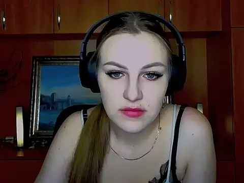 Snapshot of _AlMamiyy_ chatting on December 2, 2025, 7:54 am AlMamiyy online show from December 2, 2025, 7:54 am