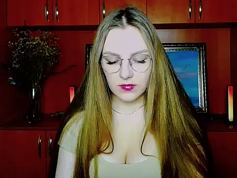 Snapshot of _AlMamiyy_ chatting on November 5, 2025, 7:55 am AlMamiyy online show from November 5, 2025, 7:55 am