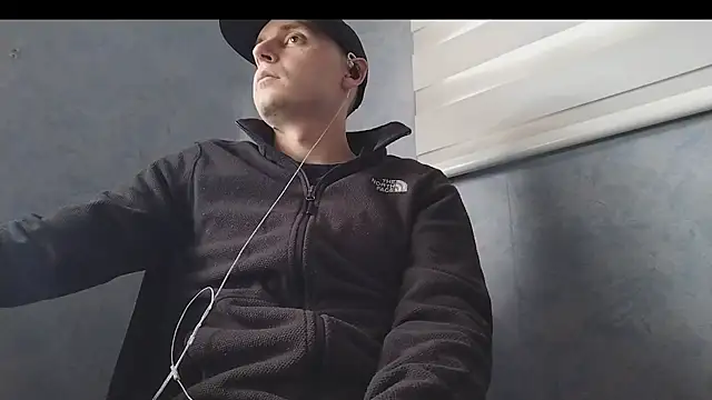 Snapshot of nextdoorneighbor chatting on February 25, 2025, 6:33 pm nextdoorneighbor online show from February 25, 2025, 6:33 pm