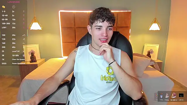 Snapshot of AlejooTwink chatting on October 23, 2025, 2:21 am AlejooTwink online show from October 23, 2025, 2:21 am