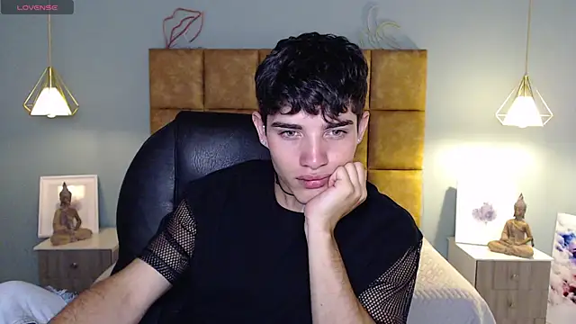 AlejooTwink online show from February 26, 2025, 6:26 pm