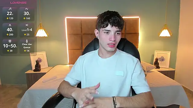 Snapshot of AlejooTwink chatting on November 28, 2025, 12:55 am AlejooTwink online show from November 28, 2025, 12:55 am