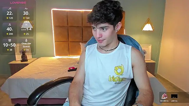 Snapshot of AlejooTwink chatting on November 8, 2025, 2:48 am AlejooTwink online show from November 8, 2025, 2:48 am