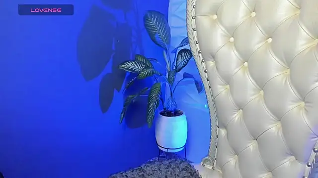 Snapshot of Layla_707 chatting on October 31, 2025, 12:18 am Layla 707 online show from October 31, 2025, 12:18 am