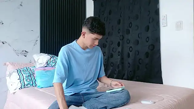 Noah tyler  online show from February 26, 2026, 7:14 pm