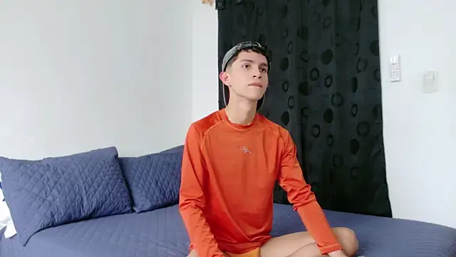 Noah tyler  online show from November 26, 2025, 5:35 pm