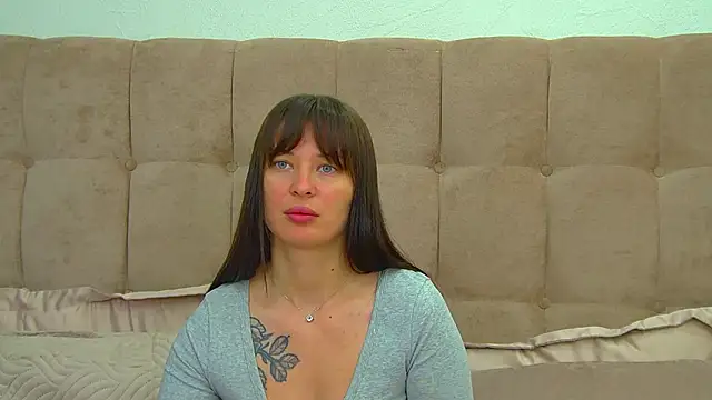 AlexandraBloom online show from March 18, 2026, 6:31 pm