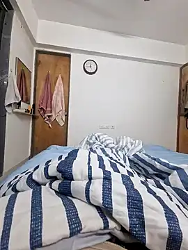 vivanpraj999 online show from February 5, 2025, 5:53 pm