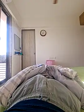 vivanpraj999 online show from November 7, 2025, 3:33 am