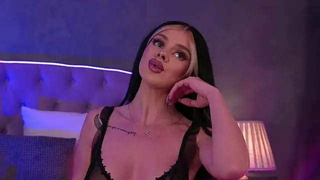 Snapshot of IvyRaven chatting on November 7, 2025, 7:40 pm IvyRaven online show from November 7, 2025, 7:40 pm