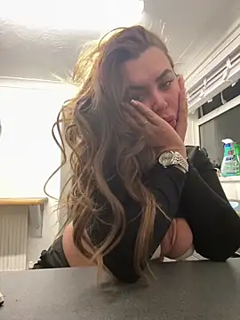 Mia MilesXXX online show from March 10, 2025, 9:40 pm