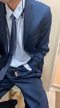 kimkim123123 online show from November 6, 2025, 4:22 pm