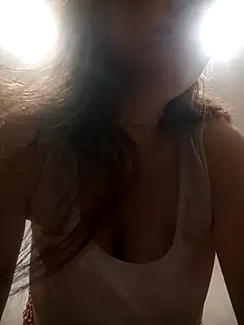 Snapshot of Aria__Dark chatting on December 5, 2025, 1:05 am Aria Dark online show from December 5, 2025, 1:05 am