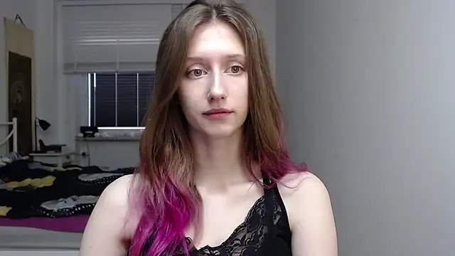 Snapshot of LUNA_delight chatting on November 12, 2025, 6:39 am LUNA delight online show from November 12, 2025, 6:39 am