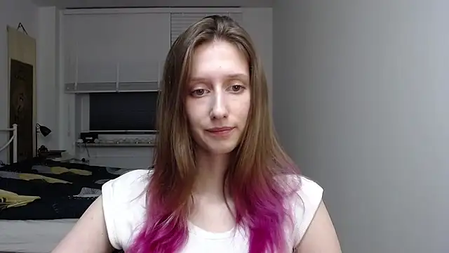 Snapshot of LUNA_delight chatting on November 17, 2025, 6:34 pm LUNA delight online show from November 17, 2025, 6:34 pm