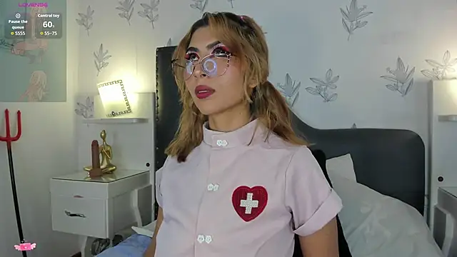 Miranda Foxx online show from November 5, 2025, 7:06 pm