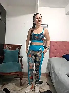 Venus-Wood online show from October 14, 2025, 10:53 pm