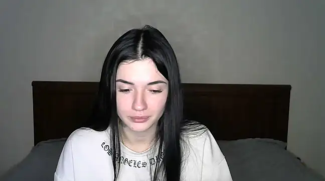 Snapshot of Liana_diva chatting on February 9, 2025, 1:44 am Liana diva online show from February 9, 2025, 1:44 am