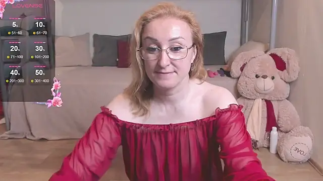 Snapshot of MadissonKiss chatting on June 21, 2026, 11:10 pm MadissonKiss online show from June 21, 2026, 11:10 pm
